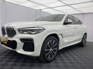 BMW X6 3.0 xDrive40i 2022 blanco 3000 $320.000.000