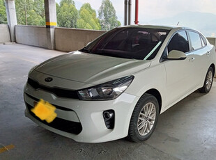 Kia Rio Sedán Emotion 1,4