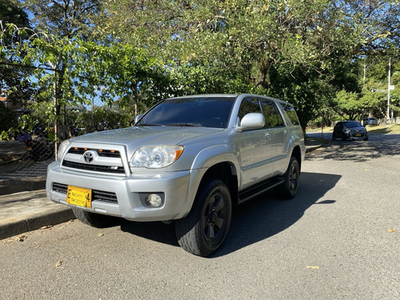 Toyota 4Runner 4.0 LIMITED AT