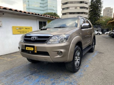 Toyota Fortuner 3.0 TURBO DIESEL usado automático Medellín
