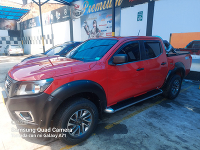 Nissan Np300 Frontier 2.5 4x2 Gasolina