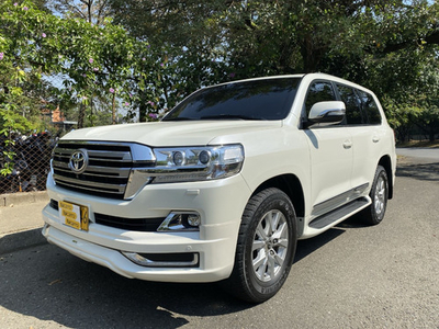 Toyota Land Cruiser 4.6 Lc 200 Imperial 2017