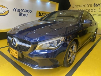 Mercedes-Benz Clase CLA URBAN 1.6 Sedán gasolina azul Barrios Unidos