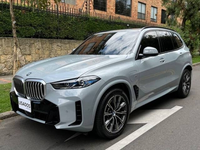 BMW X5 50E 2024 gris $422.000.000