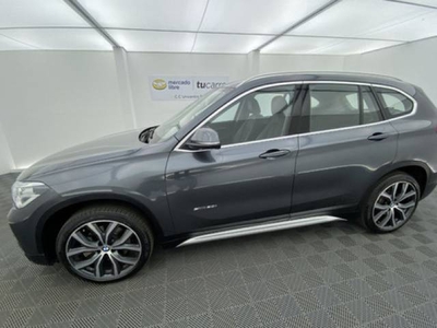 BMW X1 2.0 20i Station Wagon gris gasolina $116.000.000