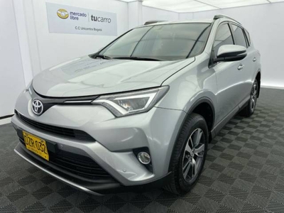 Toyota RAV4 2.0 Street 2017 dirección hidráulica $110.000.000