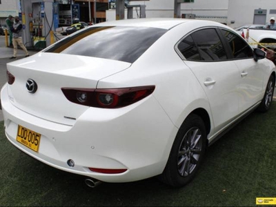Mazda 3 2.0 Touring blanco $105.000.000