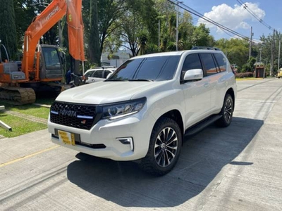 Toyota Prado 3.0 Txl Diesel 4x4 2019 102.934 kilómetros 4x4 Medellín