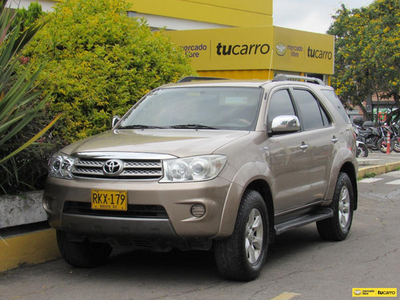 Toyota Fortuner 2.7L 4x2 At