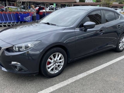 Mazda 3 2.0 Touring 2016 gris automático Suba