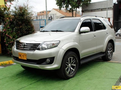 Toyota Fortuner 2.7 Sr5 usado gasolina Suba