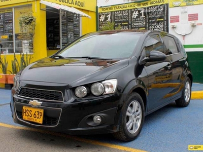 Chevrolet Sonic 1.6 Lt 5 p 2013 negro Delantera $27.400.000