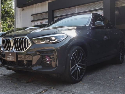 BMW X6 XDRIVE 40I 2023 gris Delantera $410.000.000