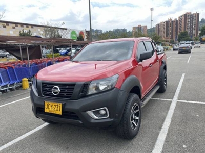 Nissan NP300 Frontier 2.5l Pick-Up rojo 4x2 $93.000.000