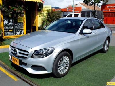 Mercedes-Benz Clase C 180 At 1.6 2015 automático 17.000 kilómetros $84.000.000
