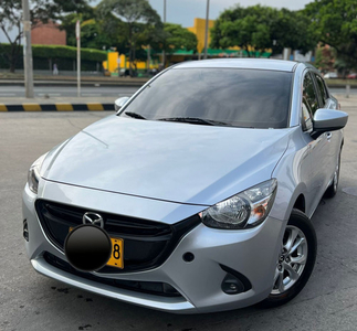 Mazda 2 1.5 Touring Sedan