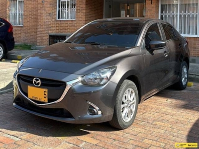 Mazda 2 1.5 Touring 2020 4x2 automático $64.000.000