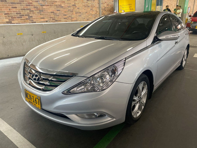 Hyundai Sonata I45 2.4i