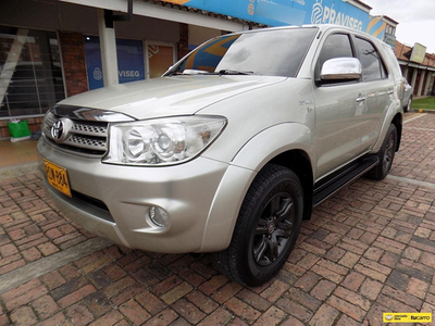 Toyota Fortuner 2.7cc AT AA 4X2
