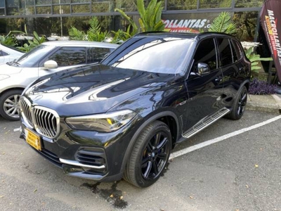 BMW X5 3.0 Xdrive45E Hibrido Station Wagon automático negro $350.000.000