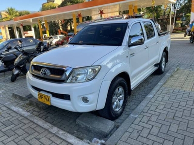 Toyota Hilux 2.7 Imv 4x4 Camioneta 132.588 kilómetros automático Medellín