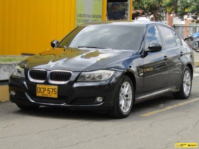 BMW Serie 3 2.0 318i E90 LCI MT Sedán negro Trasera $43.000.000
