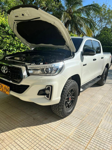Toyota Hilux Pick Up Dc Caja At 2.8 Diesel 4x4, Modelo 2019