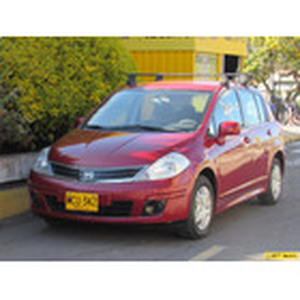 Nissan tiida hb 1.8 Visia