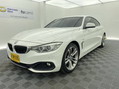 BMW Serie 4 2.0 420i F32 Coupe Sportline Coupé blanco Trasera $70.000.000