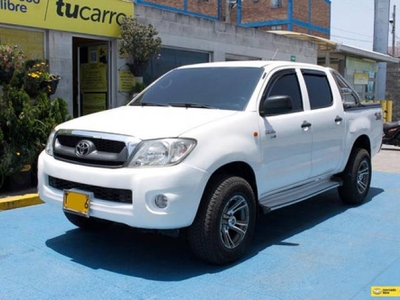 Toyota Hilux 2.5 4x4 usado 2500 $92.000.000