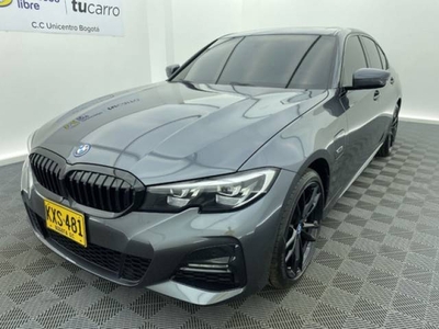 BMW Serie 3 2.0 G20 Sedán 2.800 kilómetros gris $210.000.000