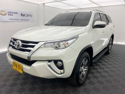 Toyota Fortuner 2.4 STREET EURO IV 2019 gasolina dirección hidráulica $192.000.000