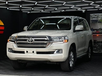 Toyota Land Cruiser 4.0 Off-Road gasolina blanco Bucaramanga