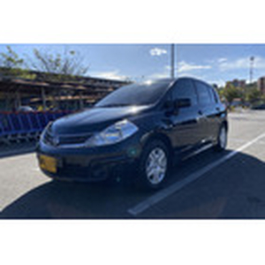 Nissan Tiida 1.8 Premium 5 p