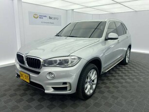 BMW X5 3.0 2017 Delantera gris $120.000.000