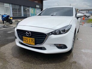 Mazda 3 2.0 Touring usado blanco $72.000.000