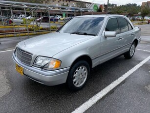 Mercedes-Benz Clase C 2.8 Elegance 1999 gasolina plateado $30.000.000
