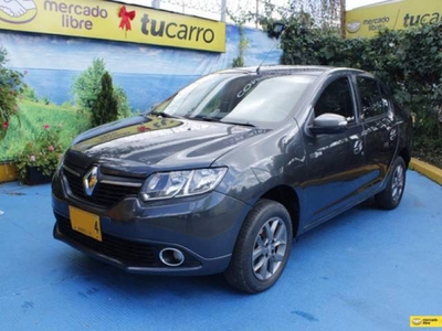Renault Logan 1.6 Expression Night and Day 2018 gris $34.800.000