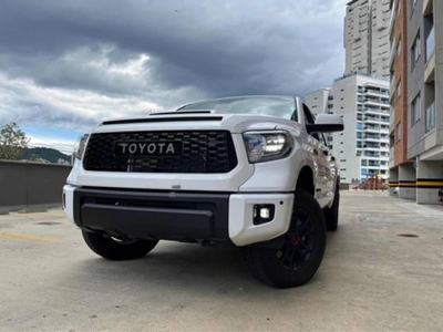 Toyota Tundra 5.7 Crewmax Platinum 2021 gasolina $399.000.000