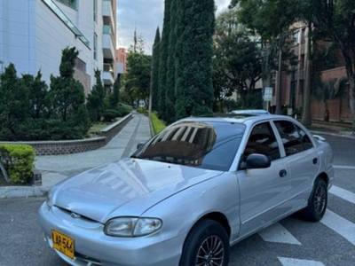 Hyundai Accent 1.5 Gls 4 p usado 303.000 kilómetros automático Medellín
