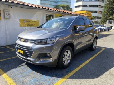 Chevrolet Tracker 1.8 Ls 2020 plateado dirección electroasistida Medellín