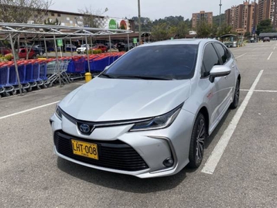 Toyota Corolla 1.8 Se-g 2023 gris 32.400 kilómetros Suba