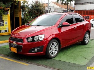 Chevrolet Sonic 1.6 Lt At 2015 rojo automático Suba