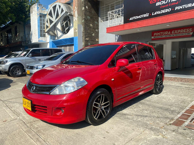 Nissan tiida hb 1.8 Tekna | TuCarro