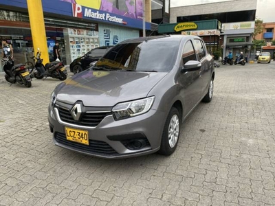 Renault Sandero 1.6 Life 2023 gris 4x2 $45.900.000