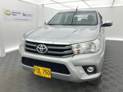 Toyota Hilux 2.4l usado 51.000 kilómetros 4x4 Barrios Unidos