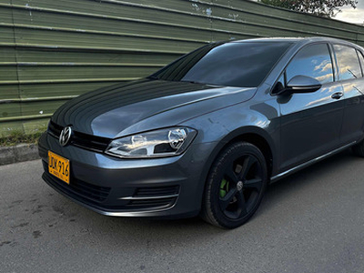 Volkswagen Golf 1.6 Trendline | TuCarro