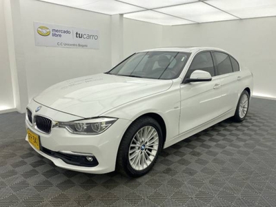 BMW Serie 3 2.0 320i F30 Luxury Line Plus 2017 blanco 25.700 kilómetros Usaquén