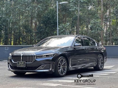 BMW Serie 7 745e 2020 automático $329.900.000
