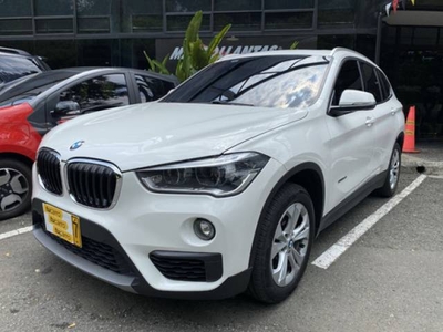BMW X1 1.5 SDRIVE18I Station Wagon gasolina dirección electroasistida $108.000.000